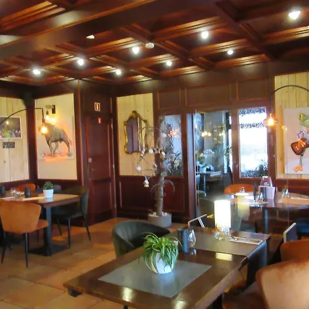 מלון Restaurant N 4